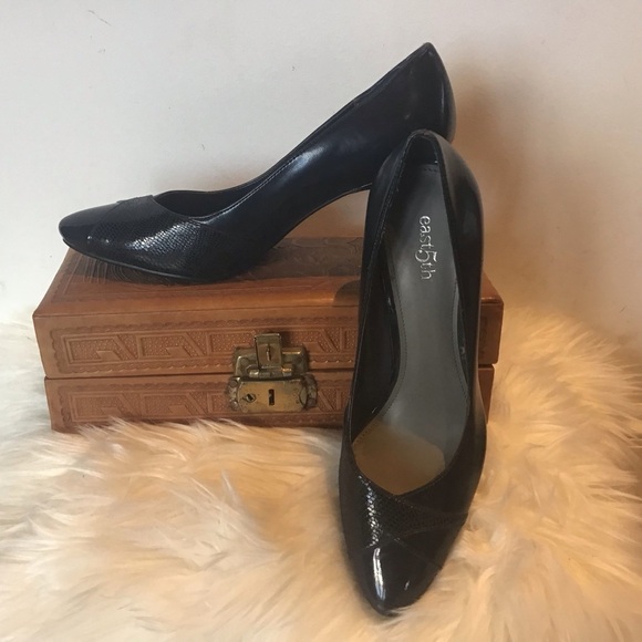 East 5th classic black moderate heel pump reptile embossed cross toe detail 7 - Picture 1 of 8